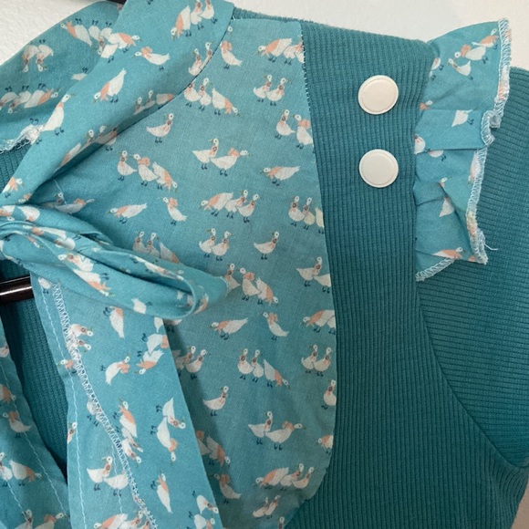 DIY one of a kind long sleeve top with bow tie.Size XS/S - Picture 2 of 4